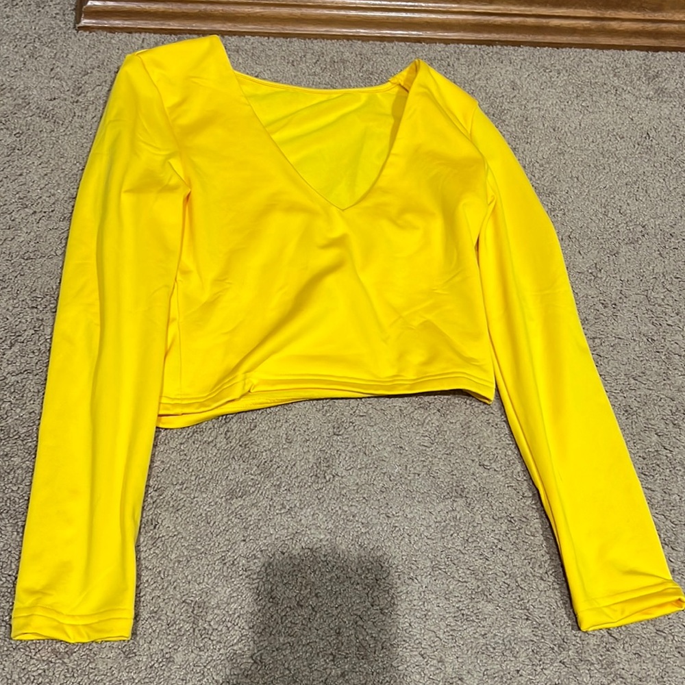 long sleeve yellow top with soft material on the inside
